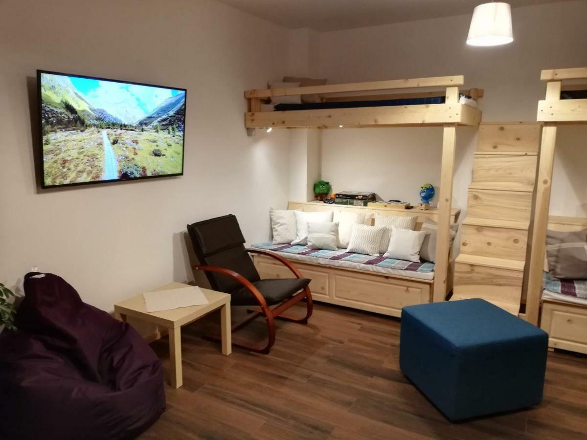 Zozo Hostel Braşov Dış mekan fotoğraf